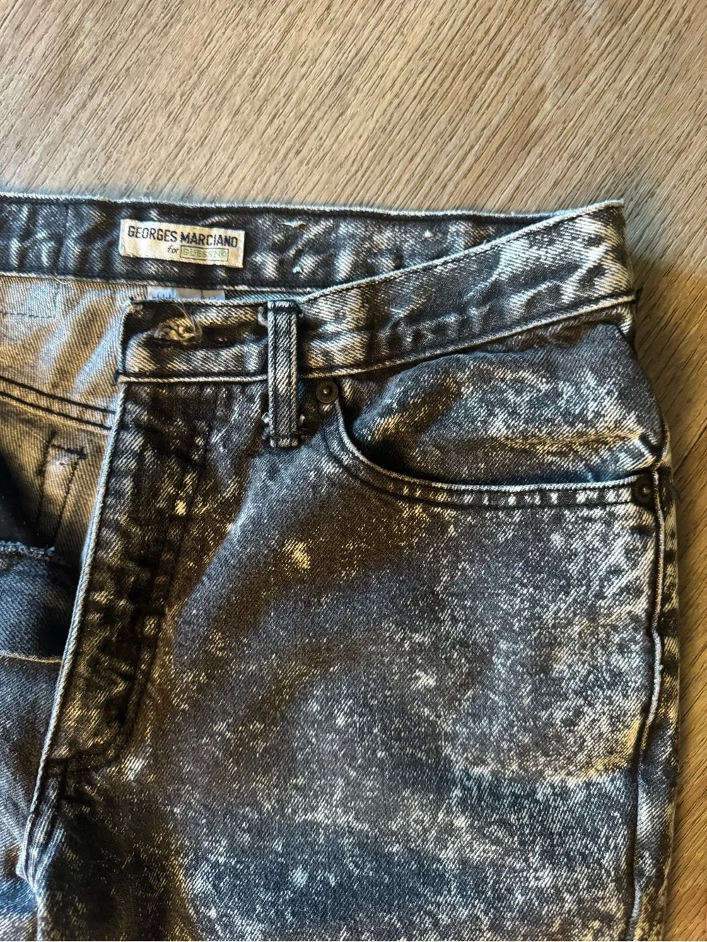 Vintage Guess Men’s Black Acid-Wash Relaxed Jeans with Logo Patch Sz 32